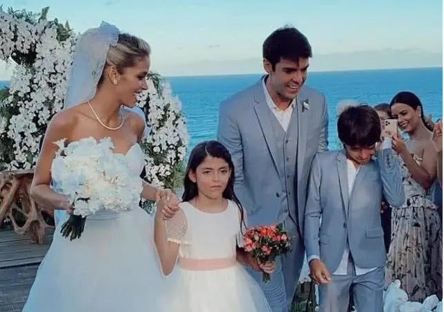 卡卡又当爹?结束童话婚姻后,卡卡又收获神仙爱情