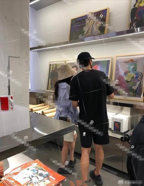 杨幂和魏大勋实锤来了!女顶流要是为爱掉粉,值得吗?