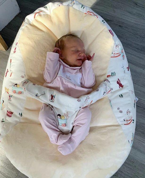 英国一家庭有20多个孩子,现在一起出门锻炼,常被误会是非法聚集