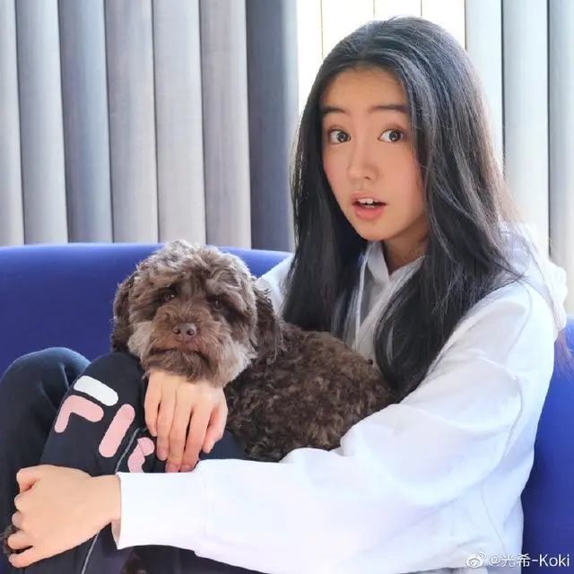 首晒合照撒狗粮、女儿直播做蛋糕,木村一家好像突然来到了人间!