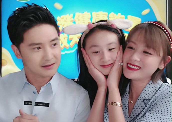 超像田亮!森碟和父母露面庆12岁生日,叶一茜捧起女儿脸幸福爆棚