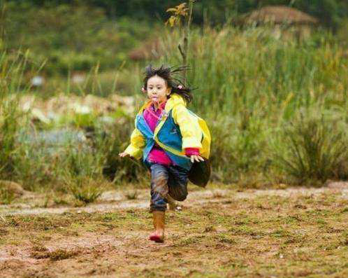 超像田亮!森碟和父母露面庆12岁生日,叶一茜捧起女儿脸幸福爆棚
