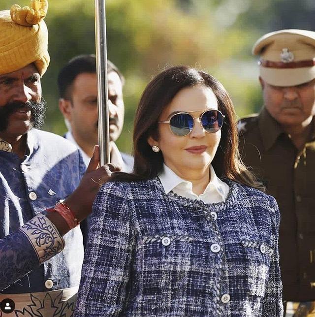 印度首富妻子曾不孕不育,老公依旧给她买最大颗珠宝,280万的包