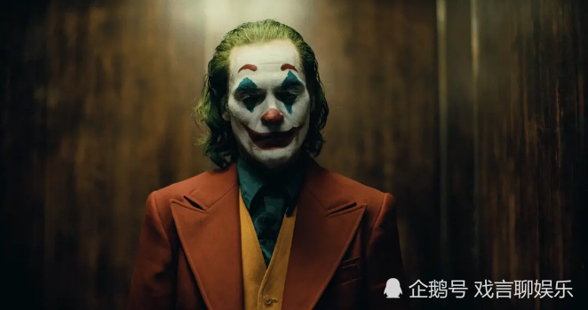 最受争议的犯罪片小丑,它不光有深度还十分烧脑,值得我们深思