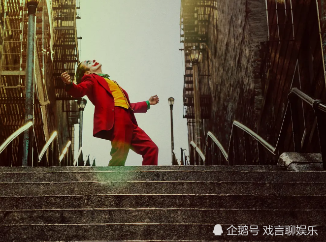 最受争议的犯罪片小丑,它不光有深度还十分烧脑,值得我们深思