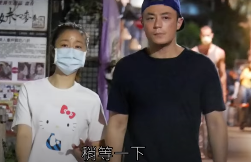 台媒辟谣林心如霍建华离婚,拍到他们夜里牵手逛街秀恩爱,为避人走小巷