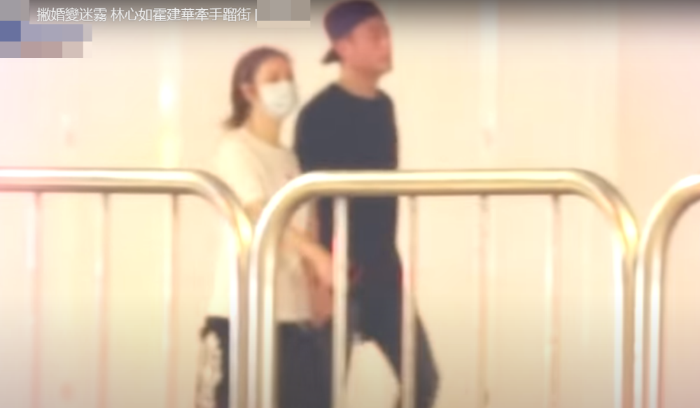 台媒辟谣林心如霍建华离婚,拍到他们夜里牵手逛街秀恩爱,为避人走小巷