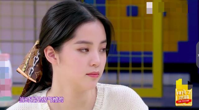 何炅为夸欧阳娜娜道歉?发文堪称模板,三点细节值得其他明星借鉴