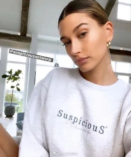 比伯妻子被指整容?!