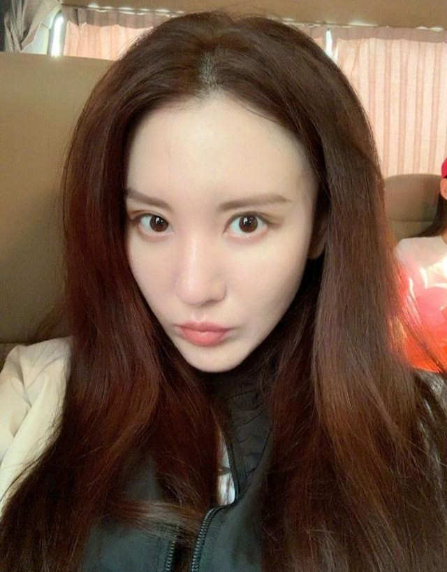 《乘风破浪的姐姐》阵容官宣完毕,张雨绮合影显眼,伊能静状态好