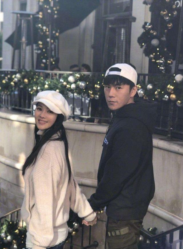 《乘风破浪的姐姐》阵容官宣完毕,张雨绮合影显眼,伊能静状态好