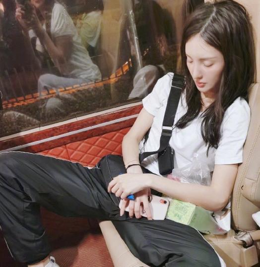 “北舞校花”金晨:两次解约失败险被雪藏,这次真能乘风破浪吗?