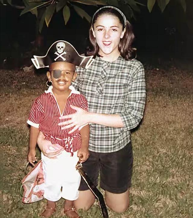 奥巴马妈妈颜值爆表!18岁上学当妈两不误,中年体重飙到190斤