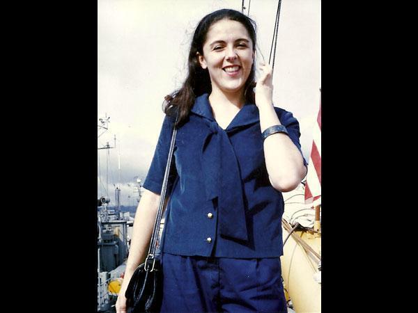 奥巴马妈妈颜值爆表!18岁上学当妈两不误,中年体重飙到190斤