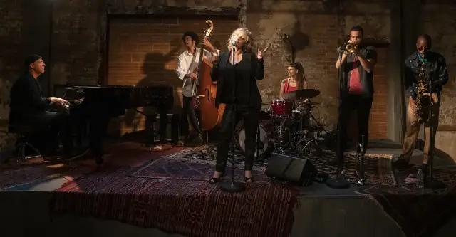 “爆裂鼓手”、“爱乐之城”之后,他又带来了什么?