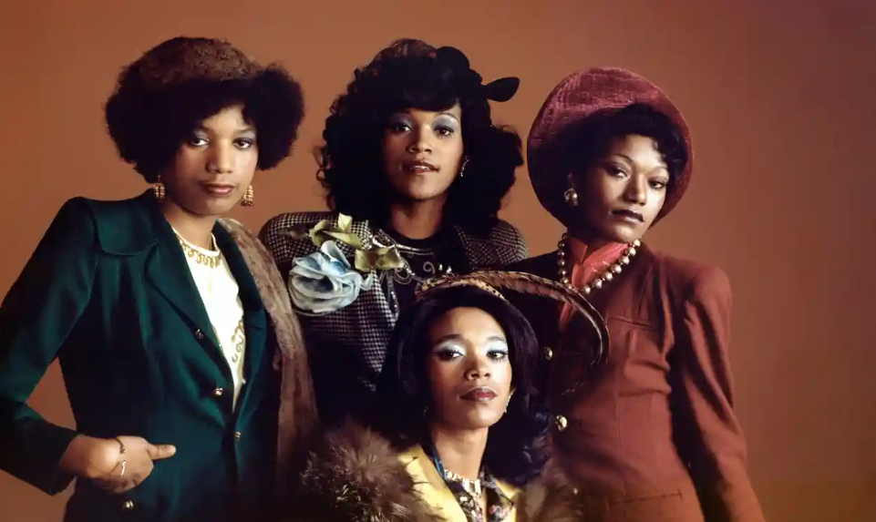 美国七十年代传奇女团成员因心脏骤停去世 组合成员发文悼念