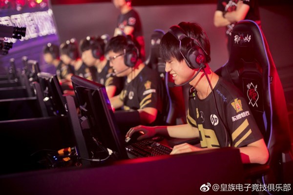 LOL外国网友投票S8参赛战队战力排行 RNG险超KT