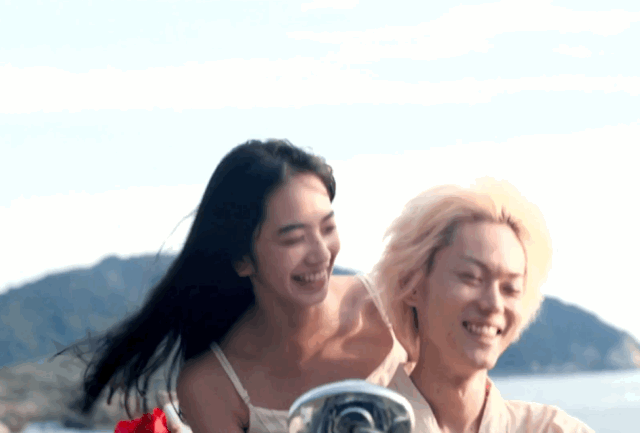 当你嗑的cp成真了……爽!