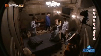 杨幂和魏大勋实锤来了!女顶流要是为爱掉粉,值得吗?