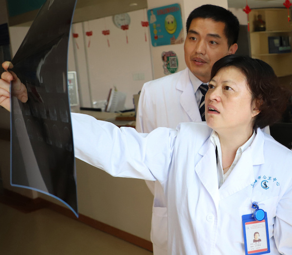 【花姿】【转】揭秘狂犬病发病过程,专家:还没见过确诊后活下来的