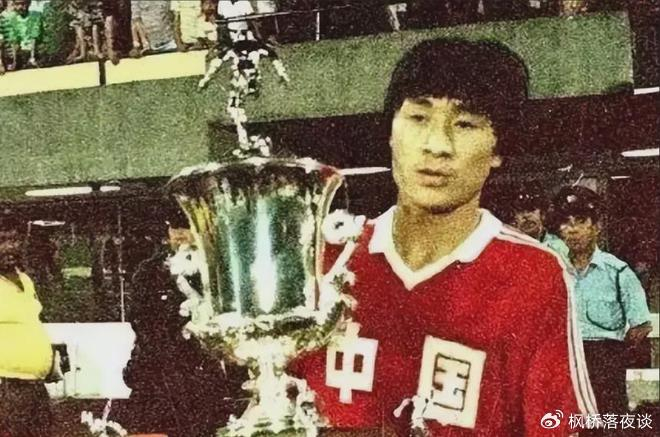 国足为何越来越差?贾秀全透露关键信息,脱离原来体制没体系了!