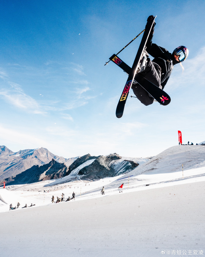 【转】谷爱凌云顶开板,完成伤后首次训练