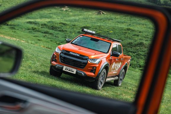 【萌喵】【转】皮卡也可以如此好开 试驾江西五十铃全新D-MAX V-CROSS