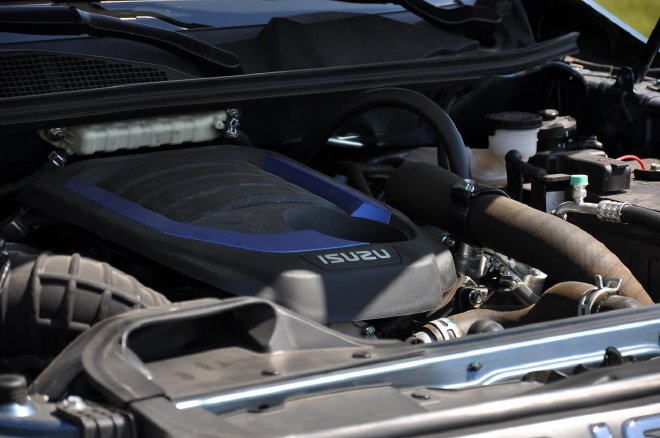 【萌喵】【转】皮卡也可以如此好开 试驾江西五十铃全新D-MAX V-CROSS