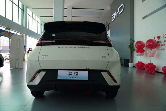 【时尚】【转】新一代主流代步车 实拍比亚迪海鸥荣耀版