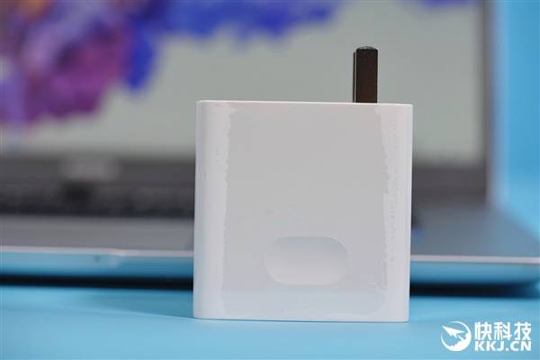 升级11代酷睿 荣耀轻薄本MagicBook 15图赏