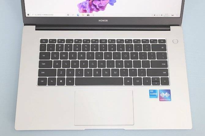 多屏协同再升级!荣耀 MagicBook 15全面屏轻薄本评测