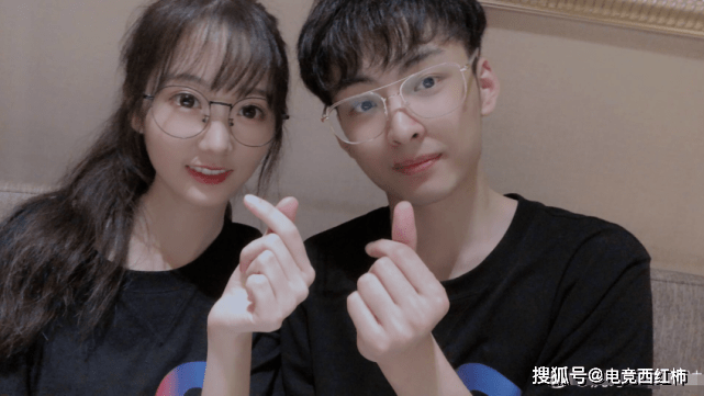 张大仙和灰灰分手后,赖神宣布和瓜妹分手,小浪浪和梦泪却宣布了一个好消息