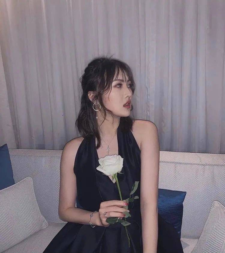 还想出道吗?比起同父异母姐姐,姚安娜不得人心,因为输在这3点