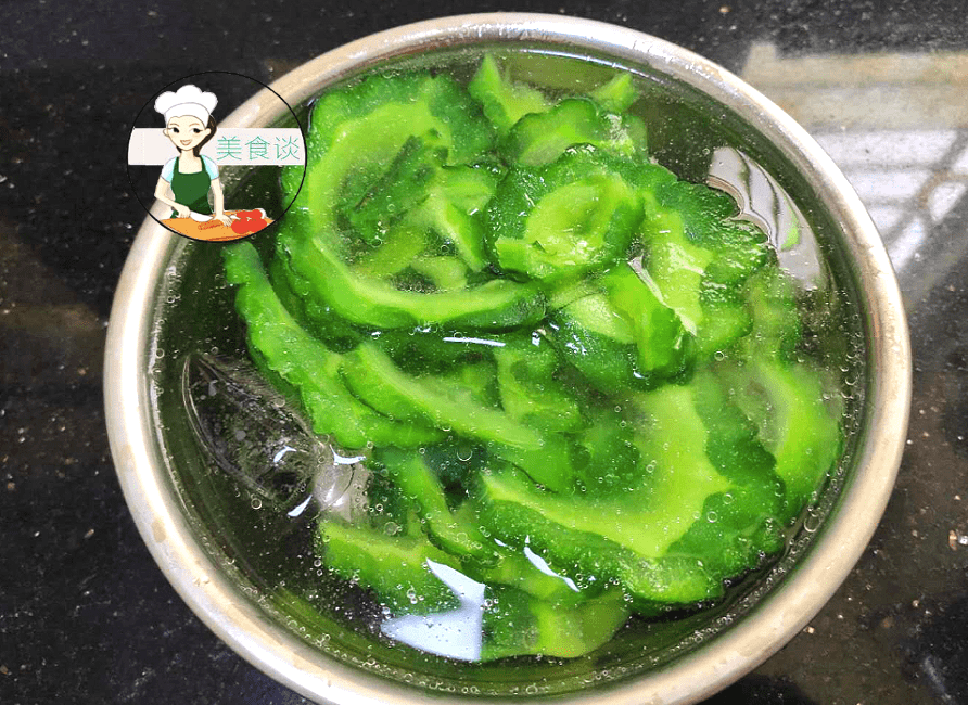 夏天最该吃的不是拍黄瓜,而是它,清爽明目,拌一拌,3分钟上桌
