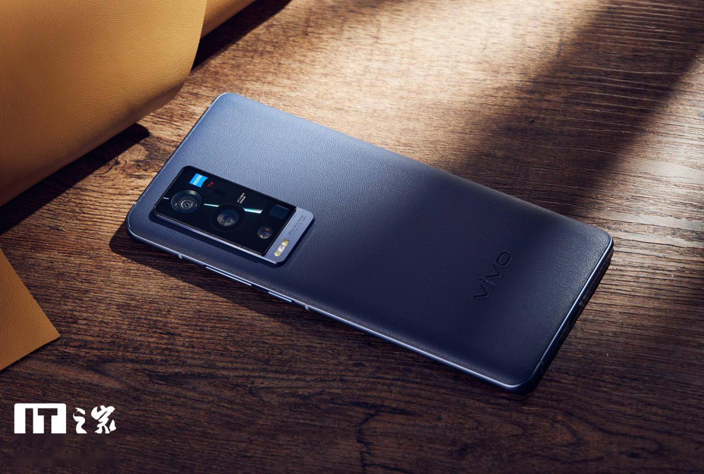 【IT之家开箱】vivo X60 Pro+ 开箱图赏:影像为先,质感素皮