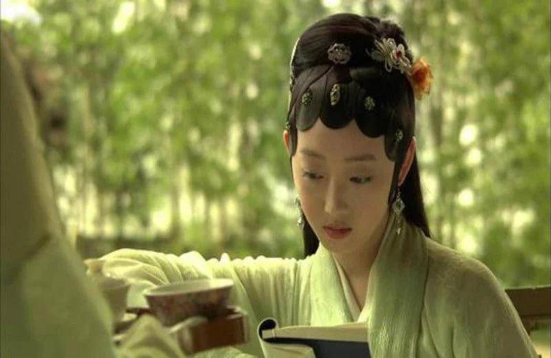 解读李少红版《红楼梦》,为什么林黛玉是赤着身子死去的?