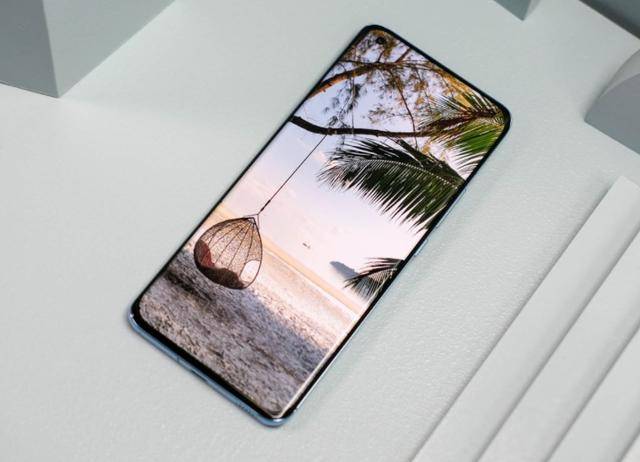 仅21天卖出100万台,55W+120Hz,一天后再度开卖或将勉强现货供应