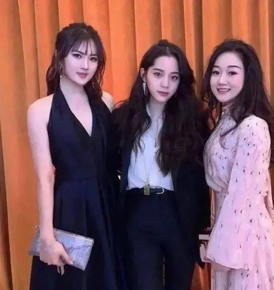 还想出道吗?比起同父异母姐姐,姚安娜不得人心,因为输在这3点