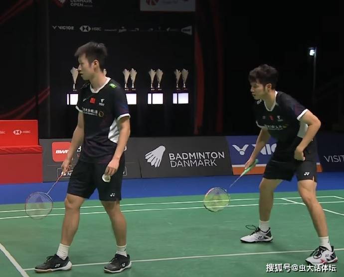 大惊喜!决胜局一波6比1,何济霆/任翔宇胜世锦赛冠军,进半决赛
