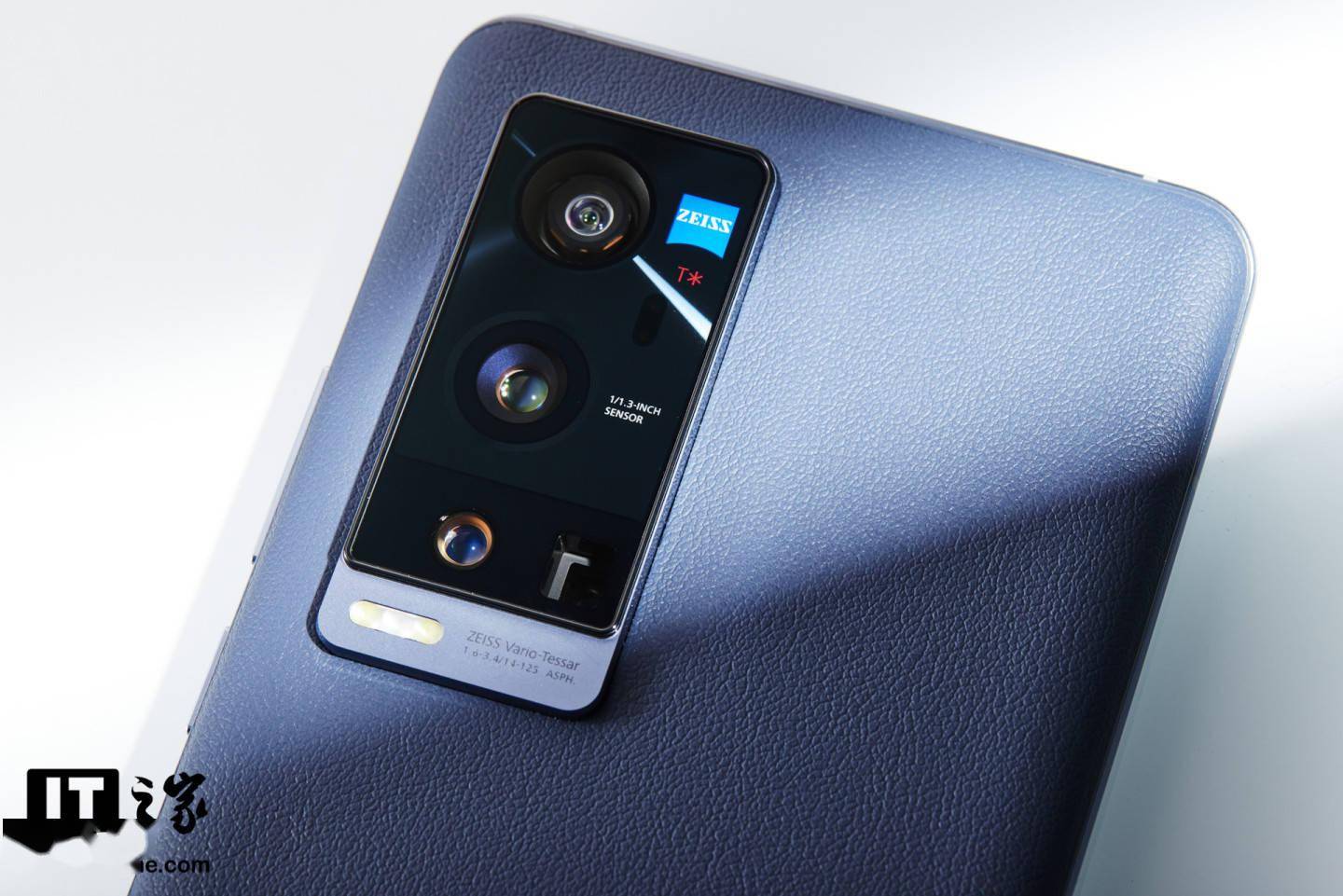 【IT之家开箱】vivo X60 Pro+ 开箱图赏:影像为先,质感素皮