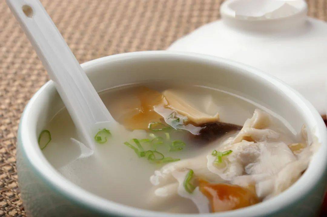 晨起一杯淡盐水好吗?5个喝水小纠结,一次解决