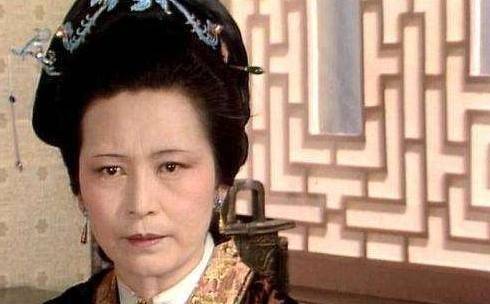 王夫人等对林黛玉逼迫过甚,最终贾母力主贾宝玉和林黛玉结合