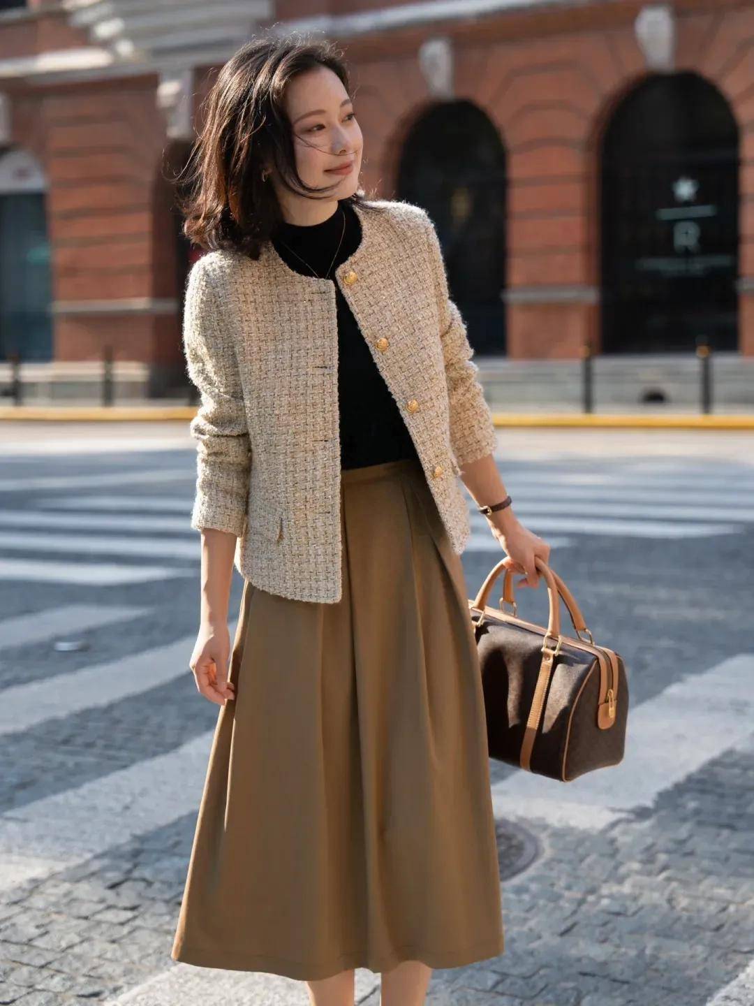 【时尚】【转】早秋季节必备的5款时尚单品,简约时髦又显气质,优雅女人都爱穿