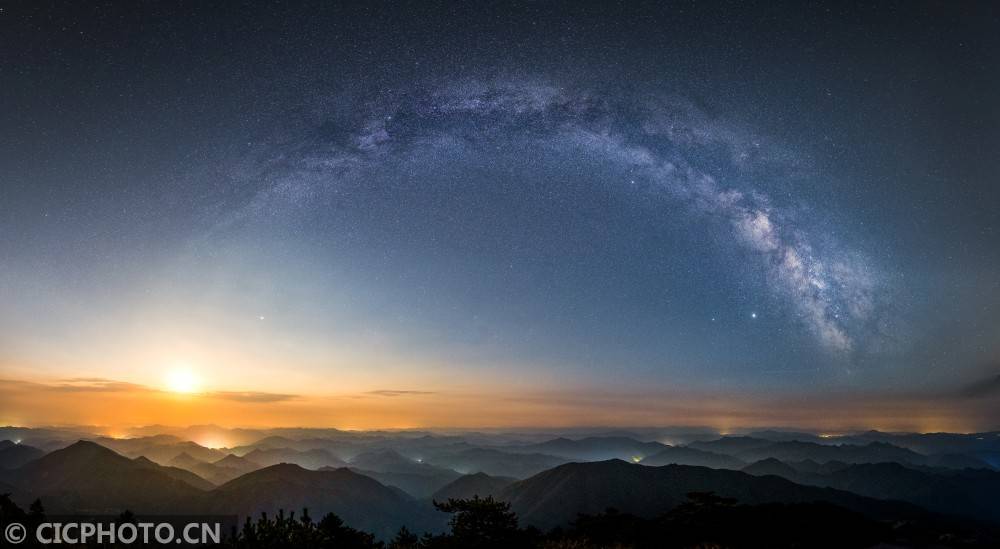 仰望天空:镜见中国绝美苍穹