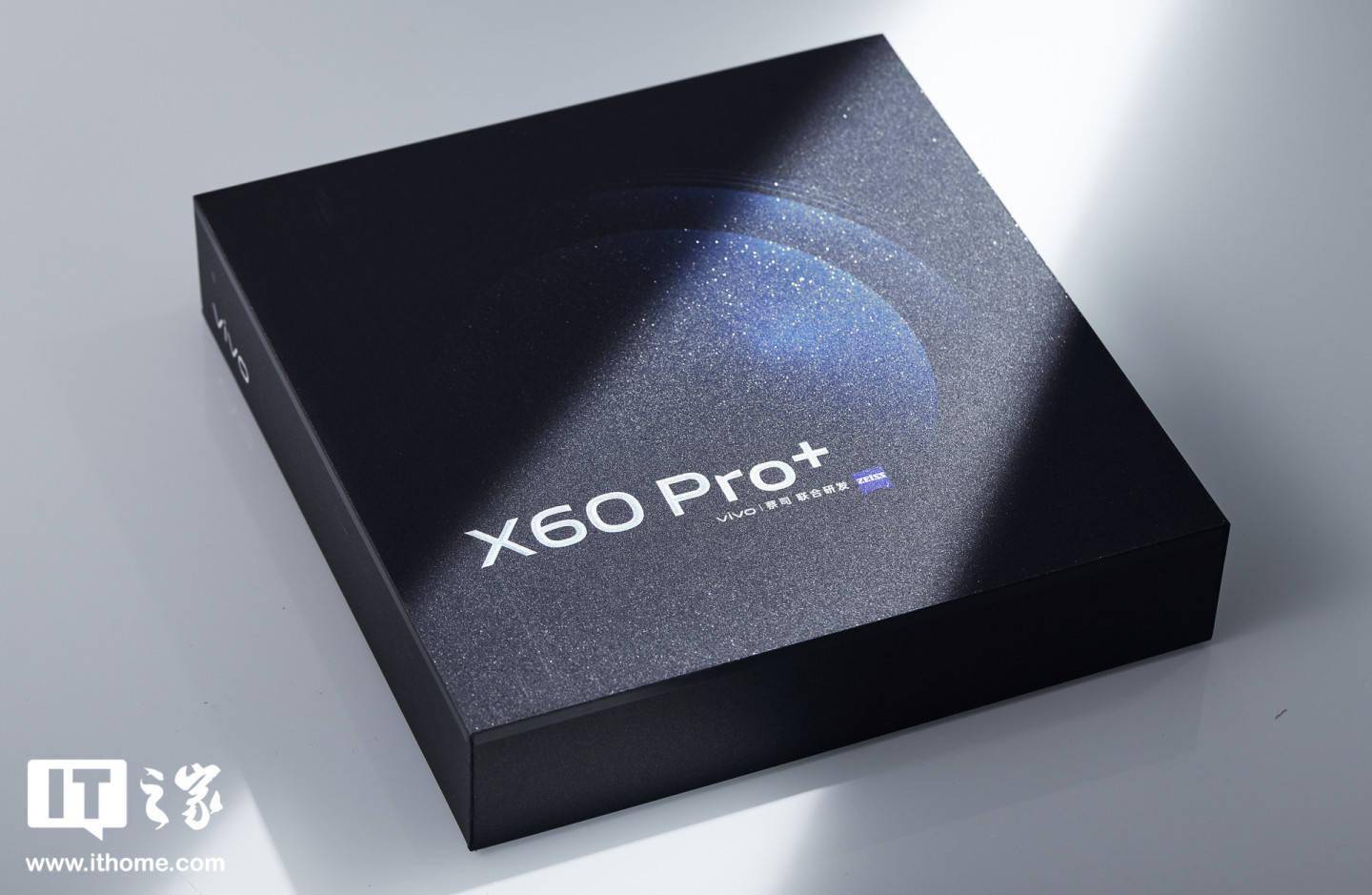 【IT之家开箱】vivo X60 Pro+ 开箱图赏:影像为先,质感素皮