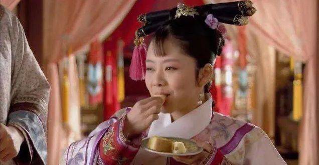 一张藏年龄的娃娃脸 不作妖有演技 谭松韵值得赞美!