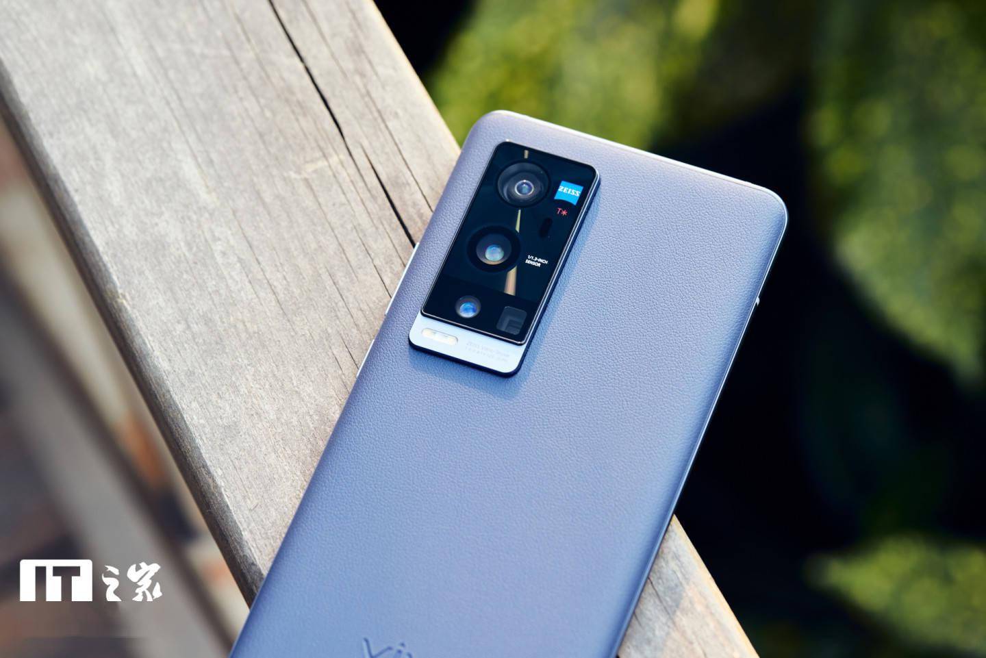 【IT之家开箱】vivo X60 Pro+ 开箱图赏:影像为先,质感素皮