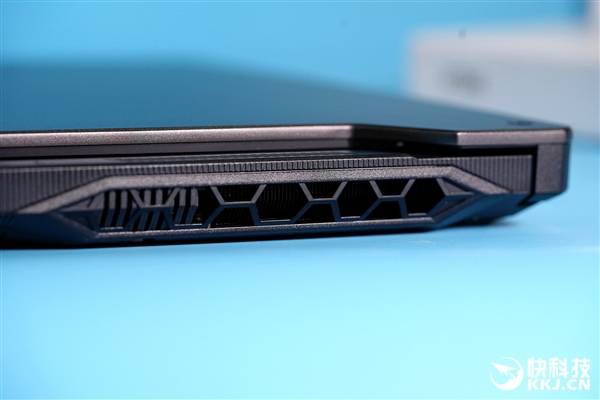 9999元!华硕天选2游戏本图赏:首发锐龙5800H+RTX307