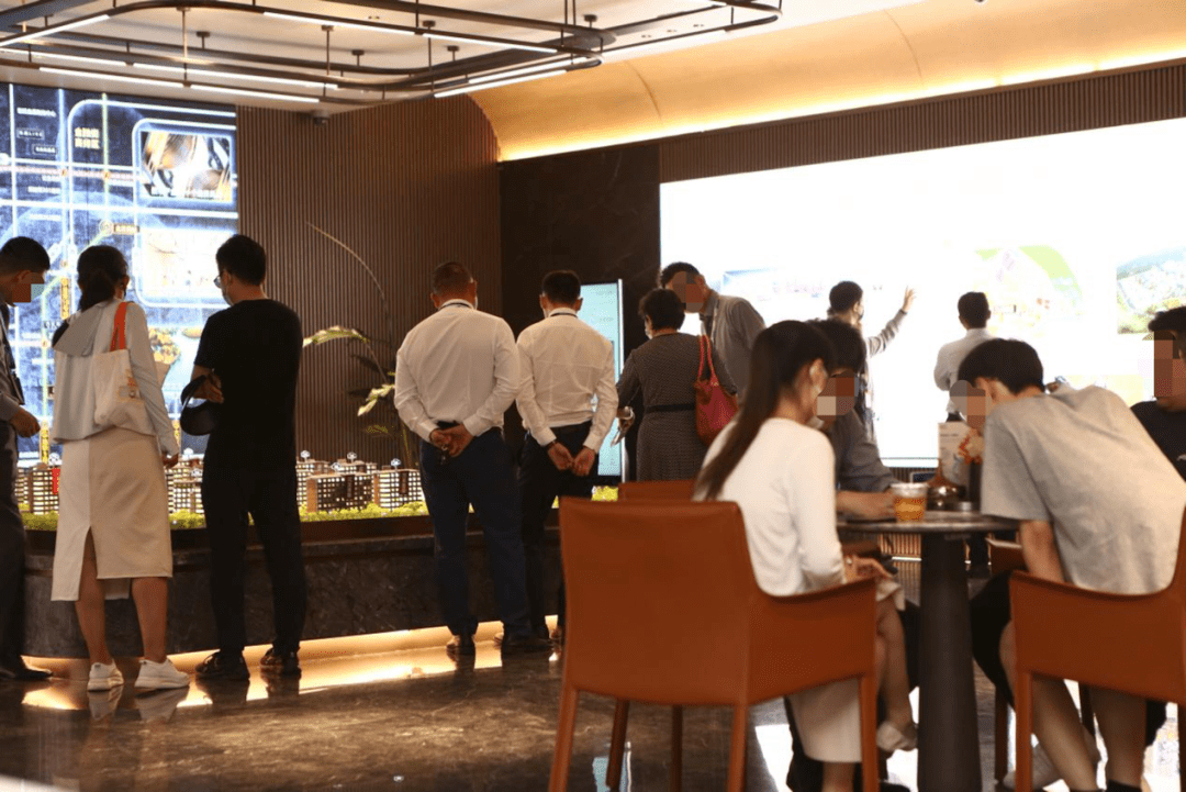 【时尚】【转】“认房不认贷”落地约两月:买房的等“捡漏”,卖房的等“有缘人”