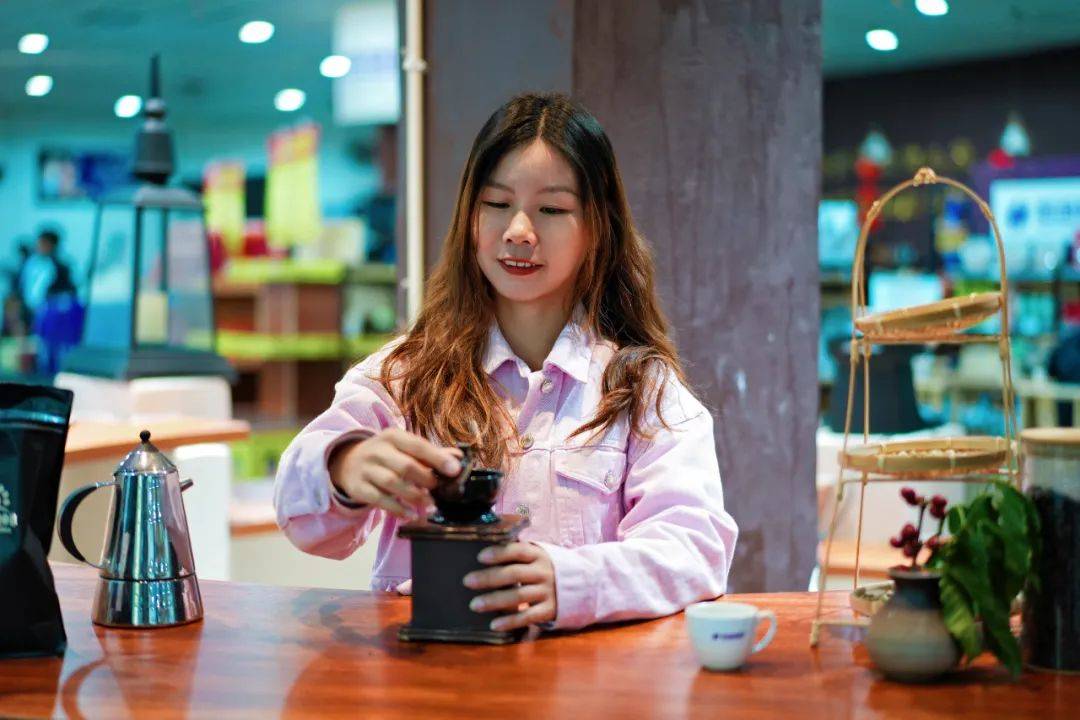 【转】除了三亚和版纳,中国还有一座边境城市非常适合过冬,人少物价低